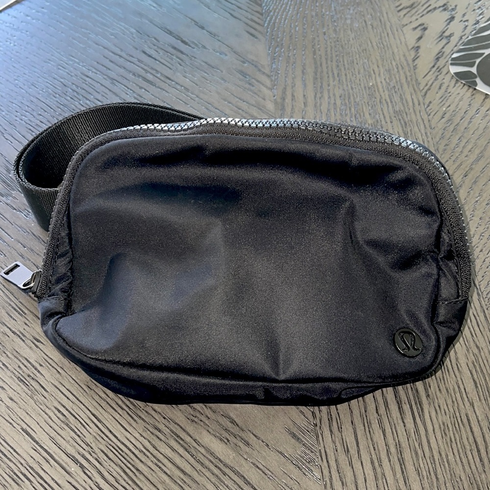 LULULEMON FANNY PACK
